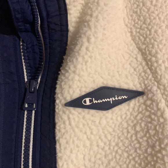 Champion jacket size small EUC - Picture 2 of 13